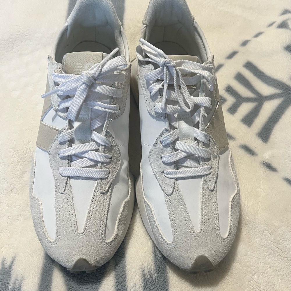 White and cream new balance 327 like new
